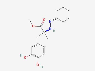 Methyl (2S)-2-(2-cyclohexylidenehydrazino)-3-(3,4-dihydroxyphenyl)-2-methylpropanoate Structure