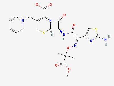 (6R,7R)-7-[[(2Z)-2-(2-aminothiazol-4-yl)-2-[(2-methoxy-1,1-dimethyl-2-oxoethoxy)imino]acetyl]amino]-8-oxo-3-[(pyridin-1-ium-1-yl)methyl]-5-thia-1-azabicyclo[4.2.0]oct-2-ene-2-carboxylate Structure